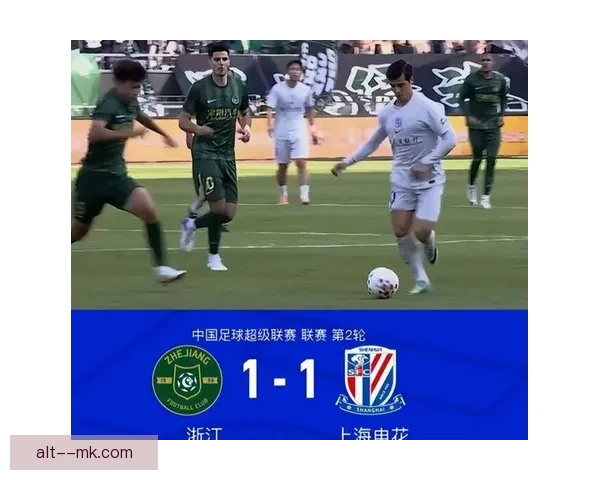 吴曦老将再战绿茵场带领江苏队奋勇拼搏展现拼劲与责任